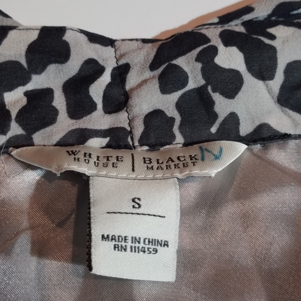 White House Black Market Sleeveless Blouse.    211 - Picture 3 of 6